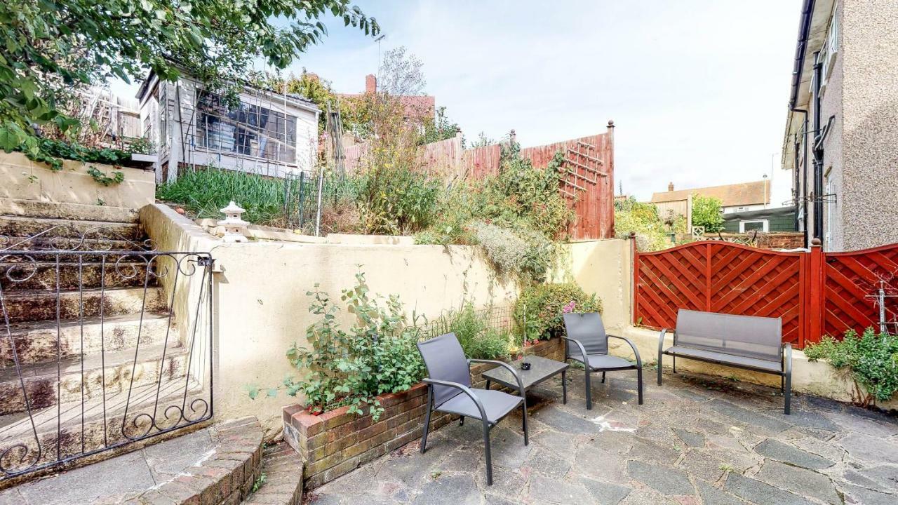 Orchards In Orpington Villa Exterior photo